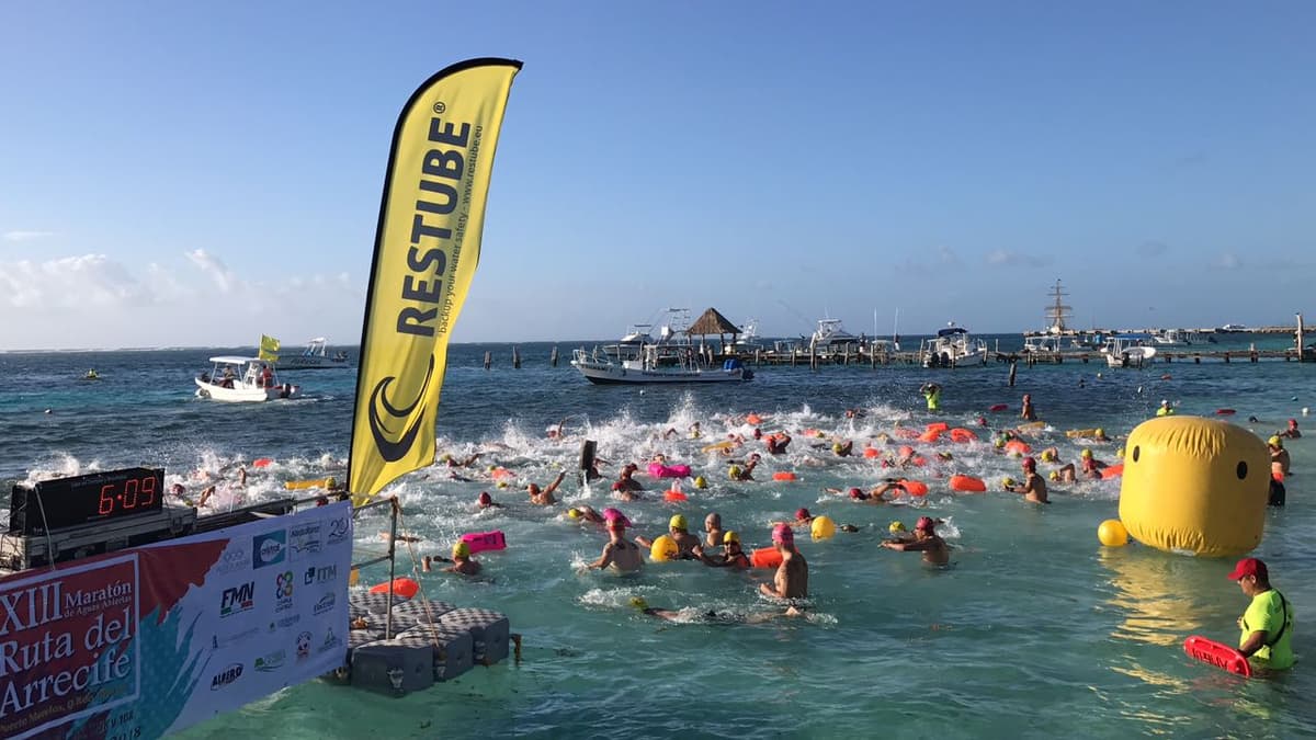 Fiesta acuática en la XIII edición del Maratón de Aguas Abiertas "Ruta del Arrecife"
