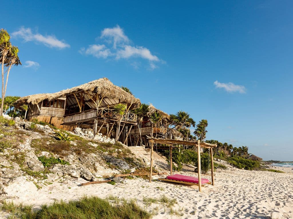 Registran incendio sin incidentes en cercanía del hotel Papaya Playa