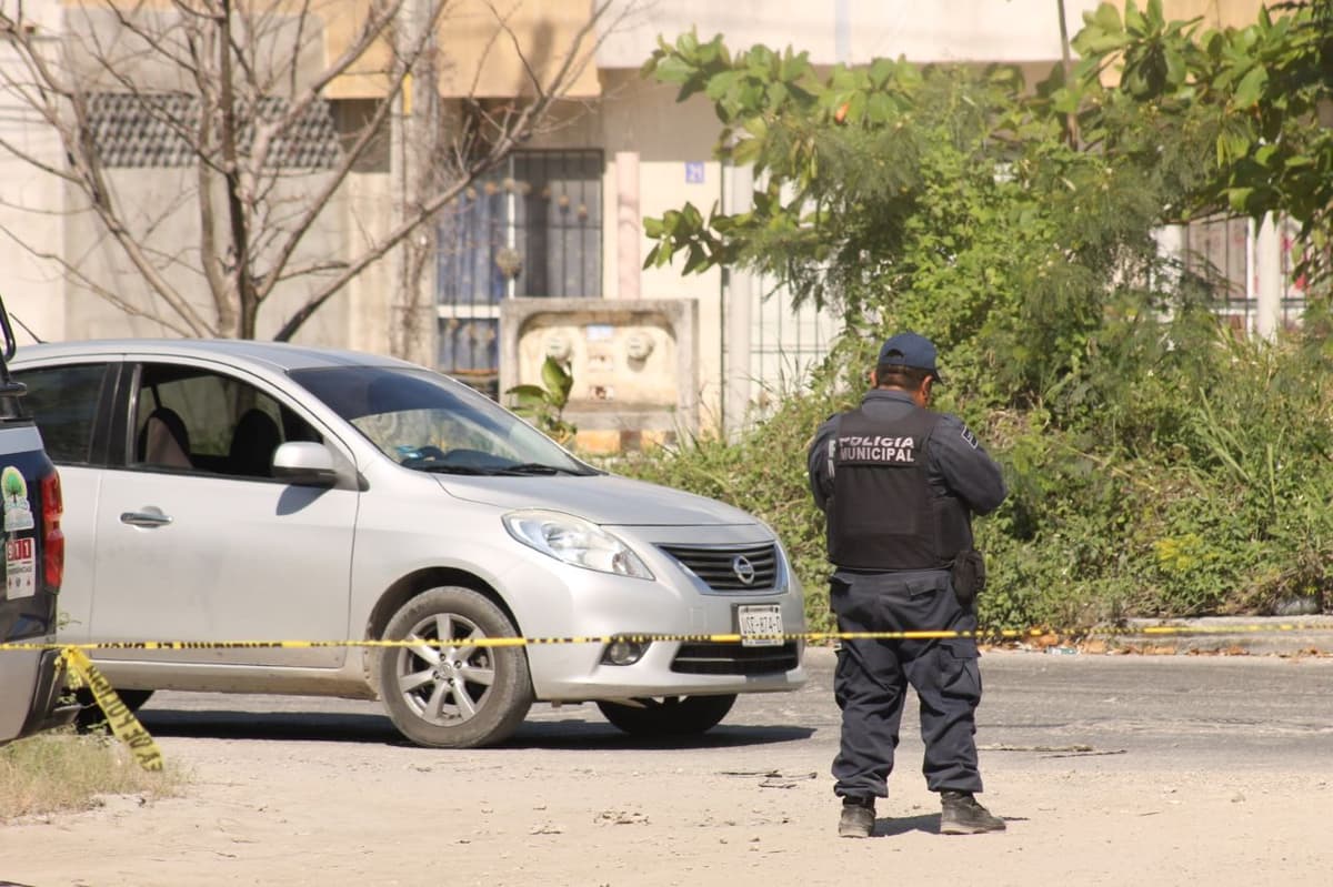 Ejecutan a sujeto dentro de su auto