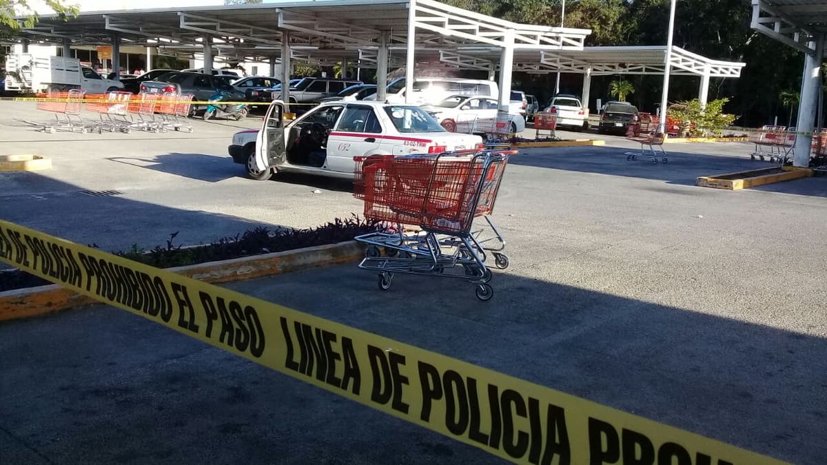 Intentan ejecutar a taxista en Tulum
