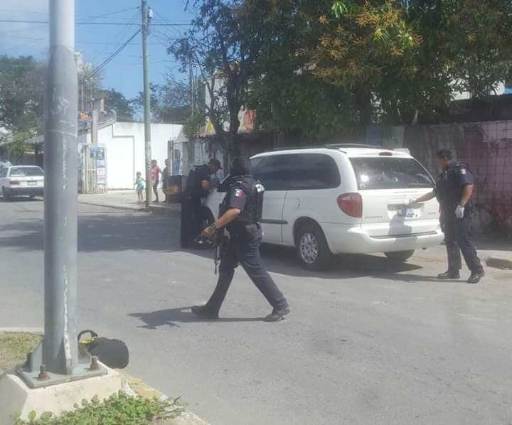 Detienen a dos ladrones originarios de Veracruz luego de robar un auto