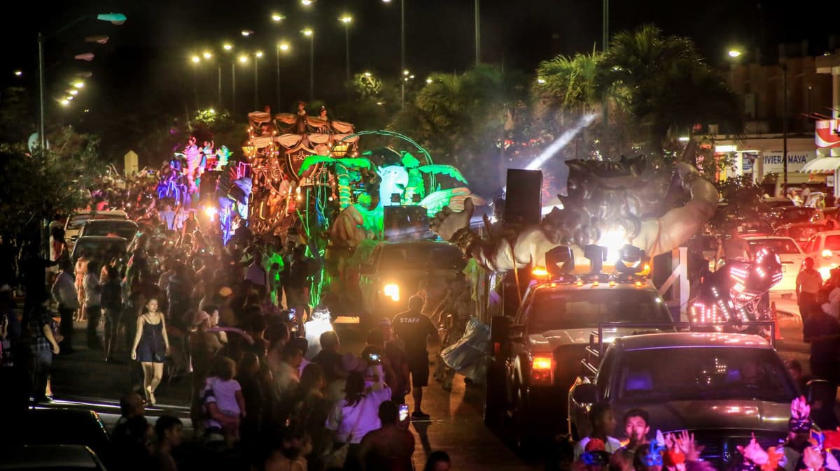 Todo un éxito el segundo paseo del Carnaval 2018 en Villas del Sol
