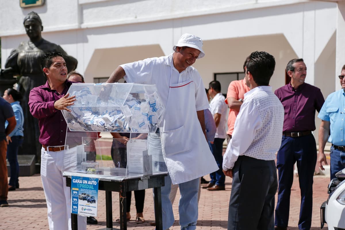 Gana vecina de Misión de las flores  un auto con su predial en Solidaridad
