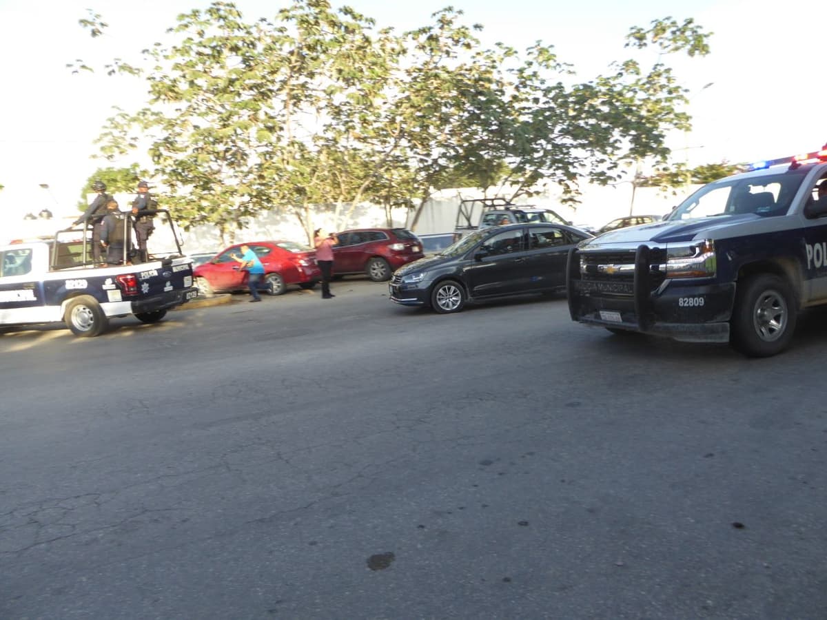 La Policía Municipal atrapa a tres presuntos asaltantes