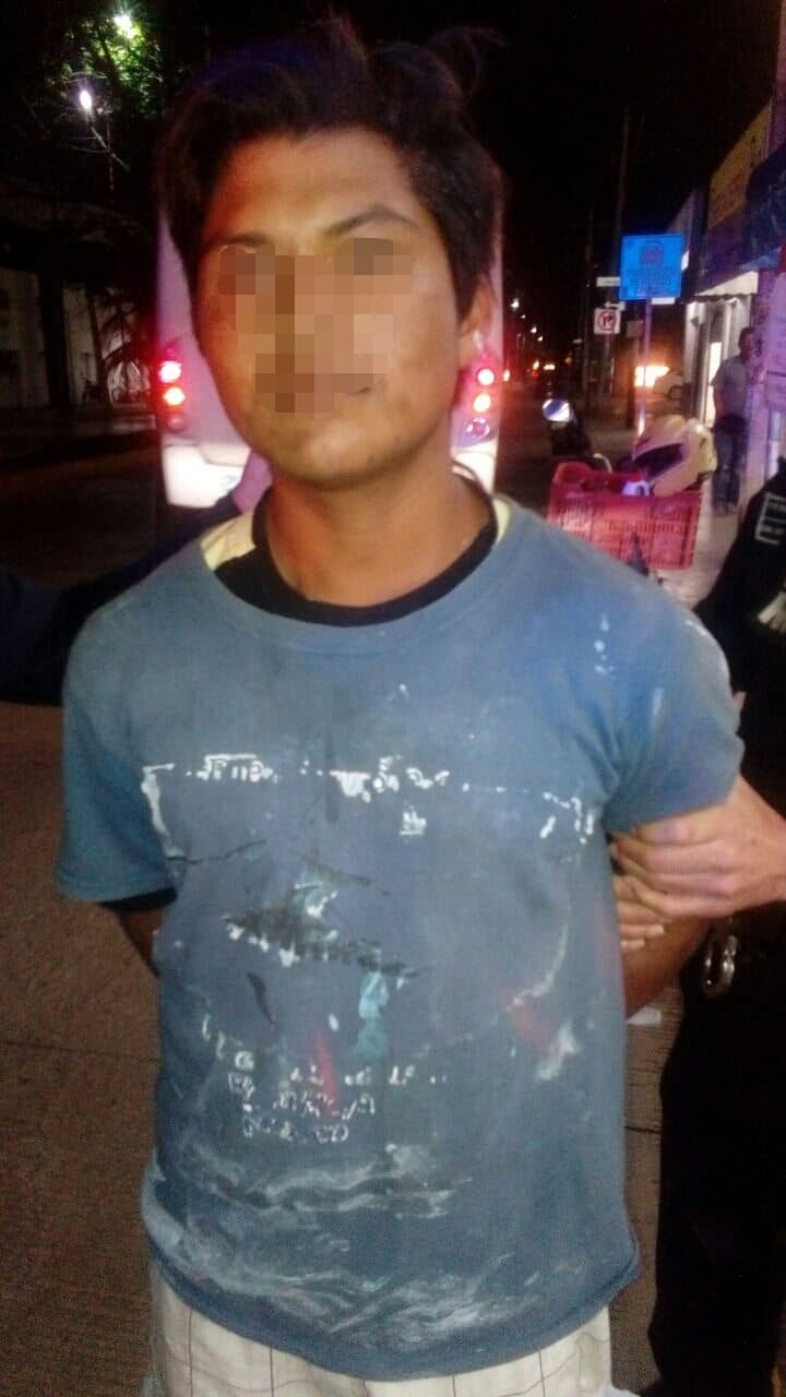 Hombre valiente se enfrenta a ladrón