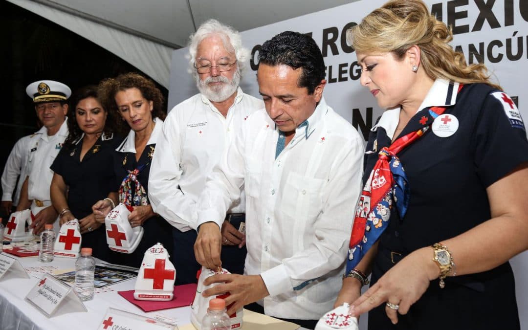 Compromisos cumplidos: Carlos Joaquín entrega casas a familias de zonas rurales