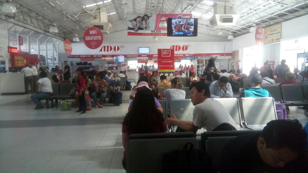 Recibe ADO a vacacionistas con alza de precios