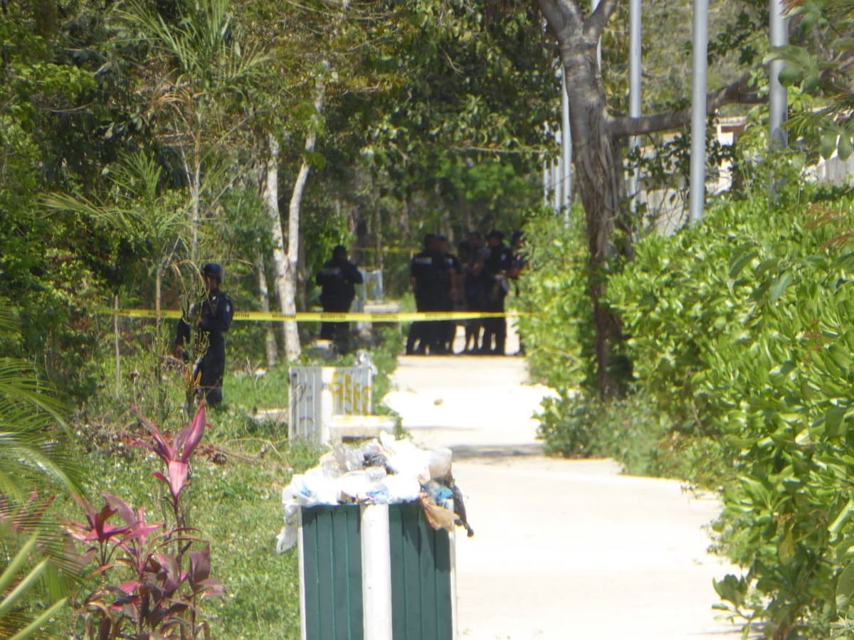 Hallan feto flotando en cenote de Playa del Carmen
