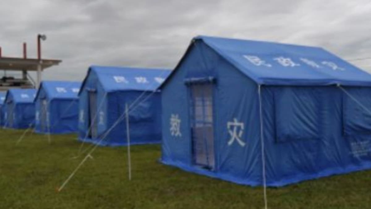 Casas de campaña que donó China a damnificados son rematas en Facebook