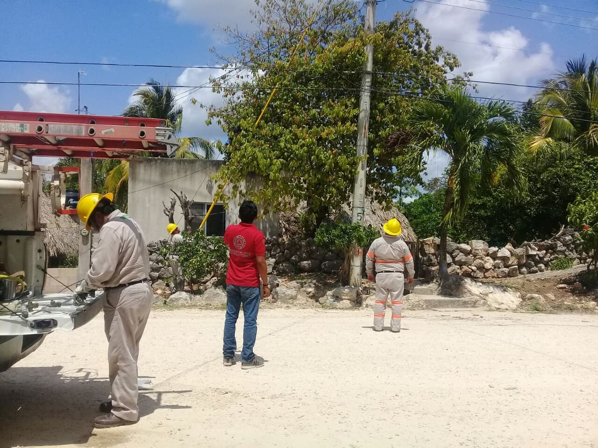 Corto circuito moviliza a trabajadores en Carrillo