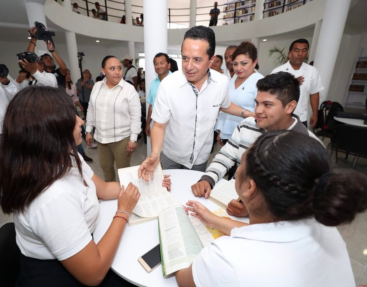 Carlos Joaquín entrega obras por más de $28.5 millones para atender las necesidades de la gente