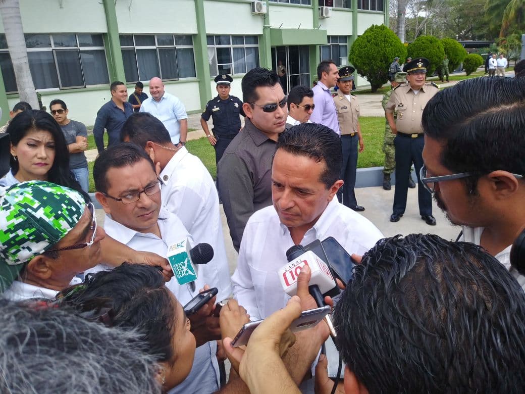 Pide Carlos Joaquín investigar presuntas amenazas a "Don Cafeto"