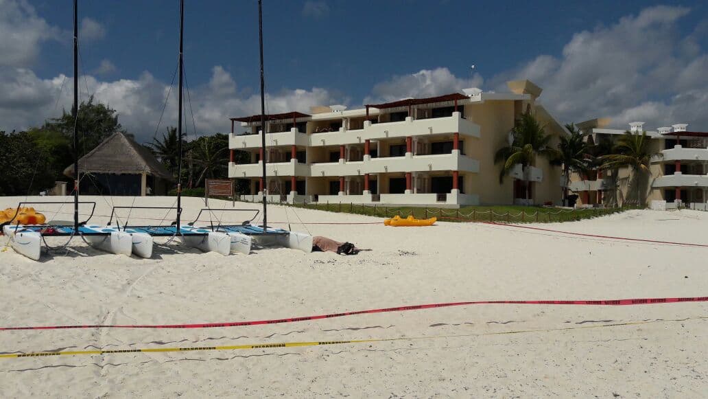 Acribillan a hombre en playa de Puerto Morelos