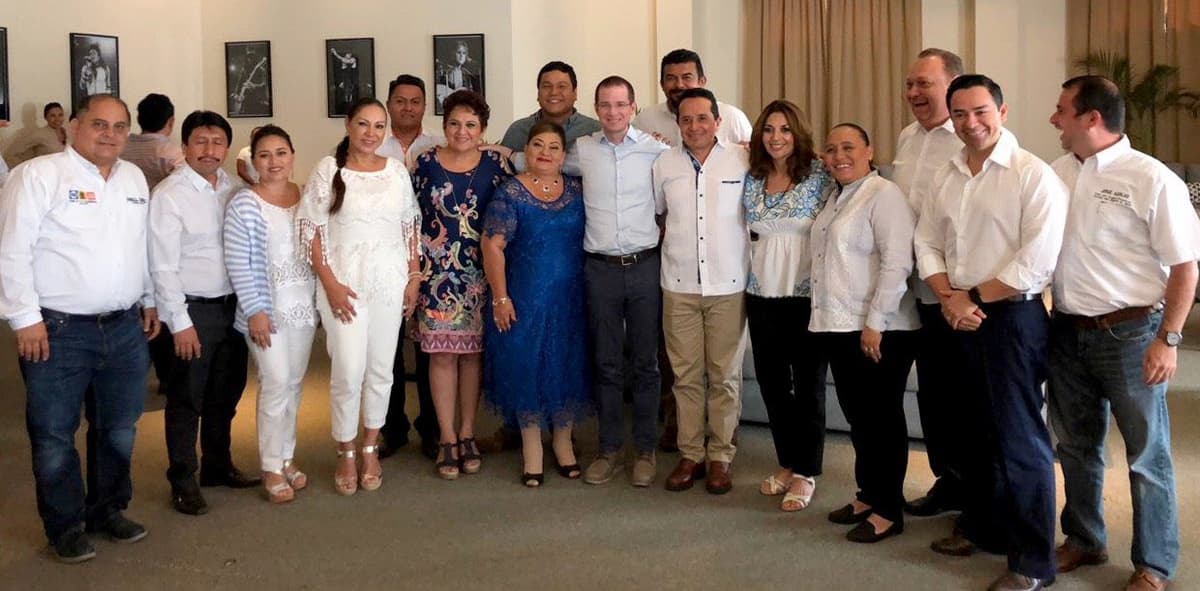 Se reúne Carlos Joaquín con Anaya y candidatos