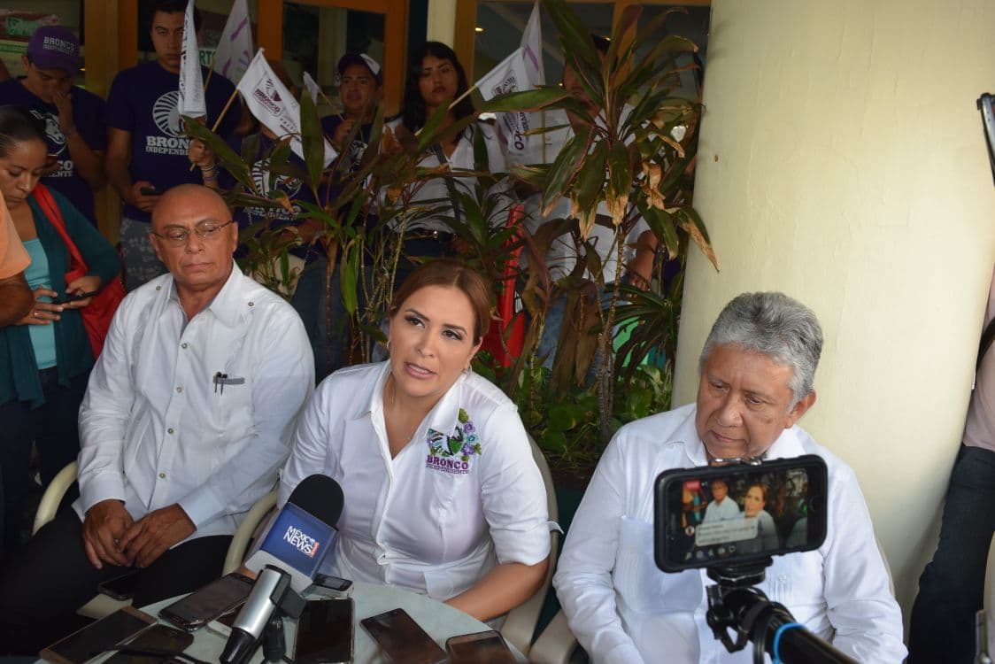 Defiende esposa de "El Bronco" corte de manos a delincuentes