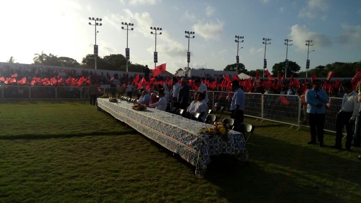 Festejan antorchistas aniversario con mitín