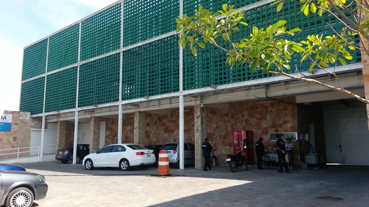 Se fugan tres cubanos del INM; atrapan a uno