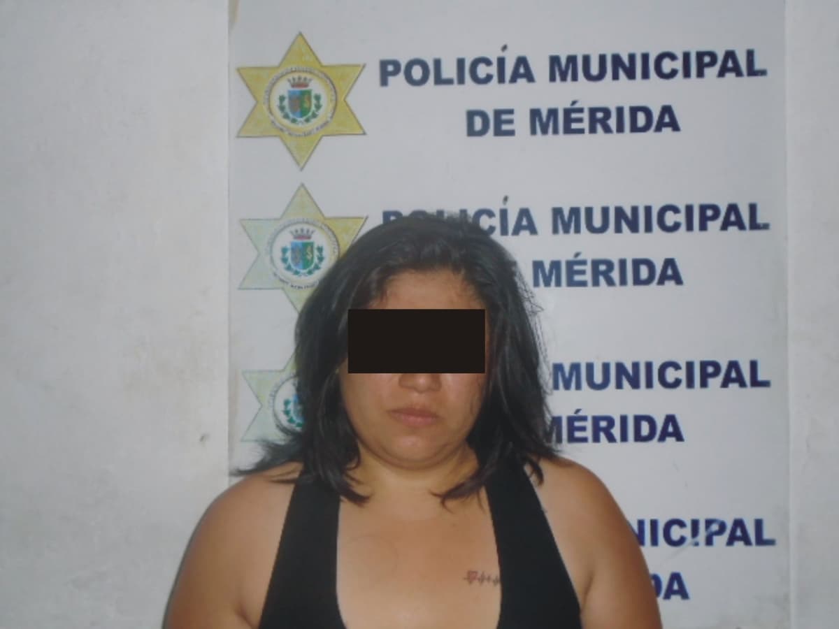 Detienen a mujer por robar $10,500