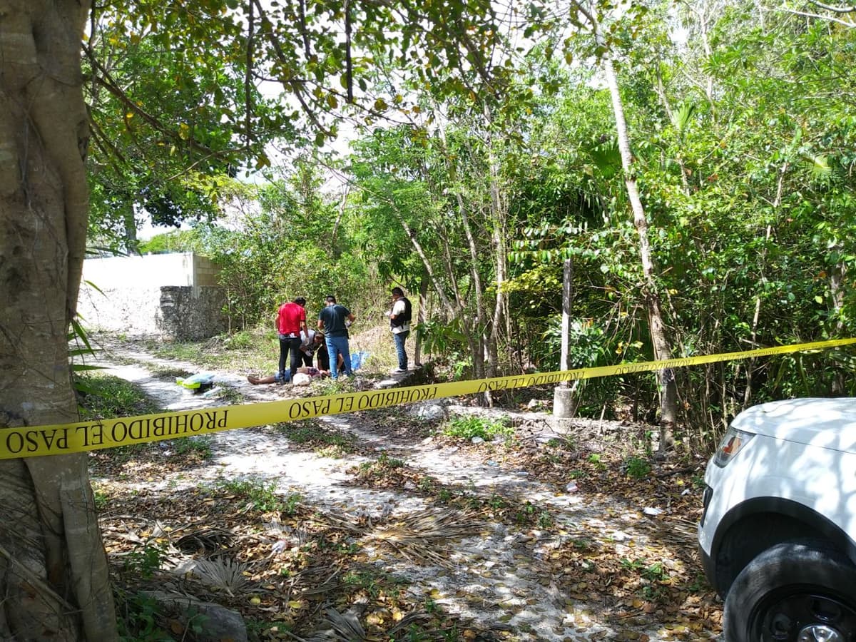 Hallan cuerpo de mujer estrangulada en Cancún