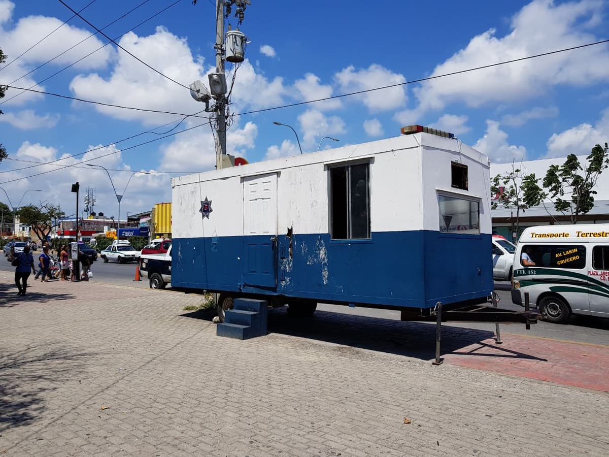 De ornato, la caseta de policía de El Crucero