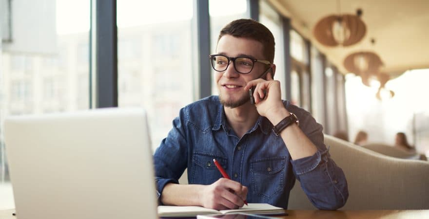 Sonreír y saludar, claves para encontrar empleo