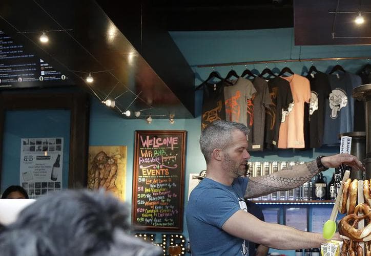 Frenan producción de cerveza con marihuana en EU