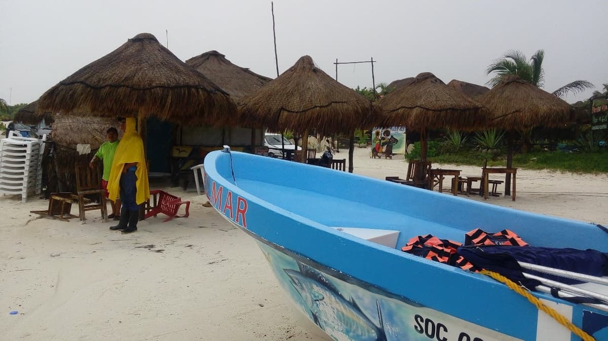 Van tres días de puerto cerrado en Tulum