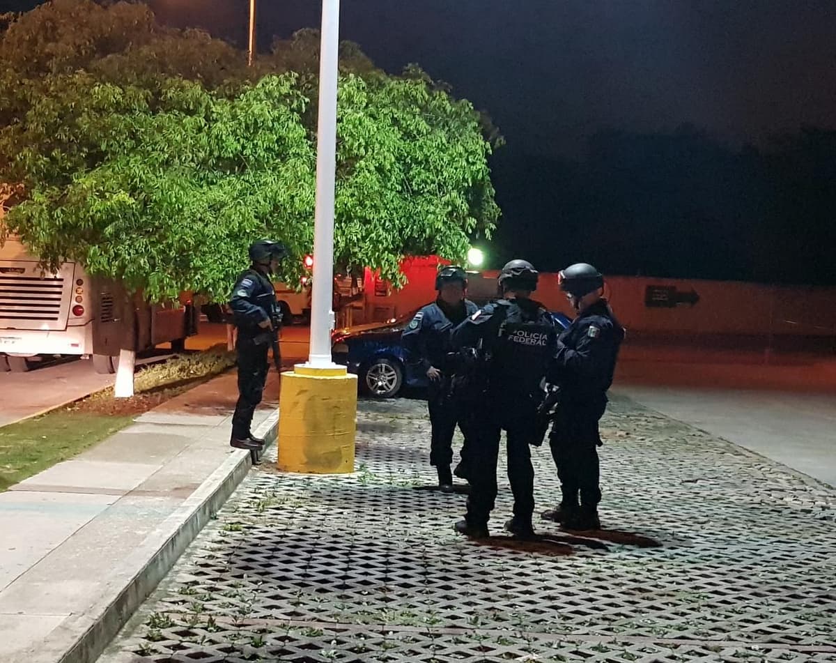 Sujetos armados roban en un Soriana Express