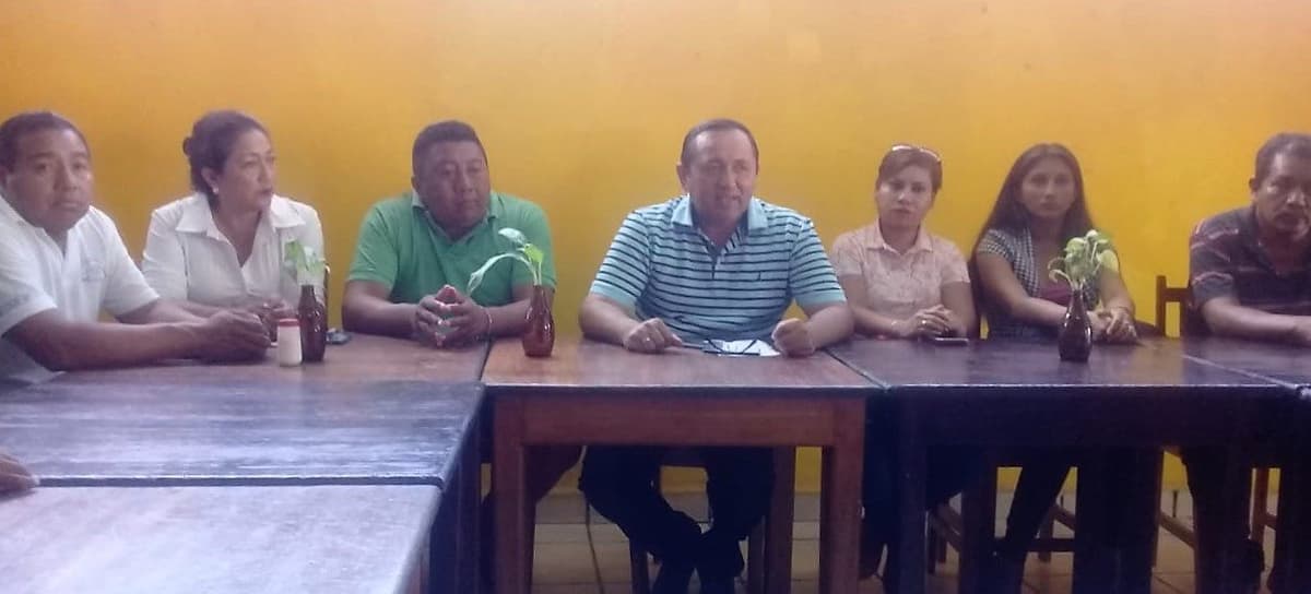 Plantea Nivardo Mena mejorar carretera hasta Chiquilá