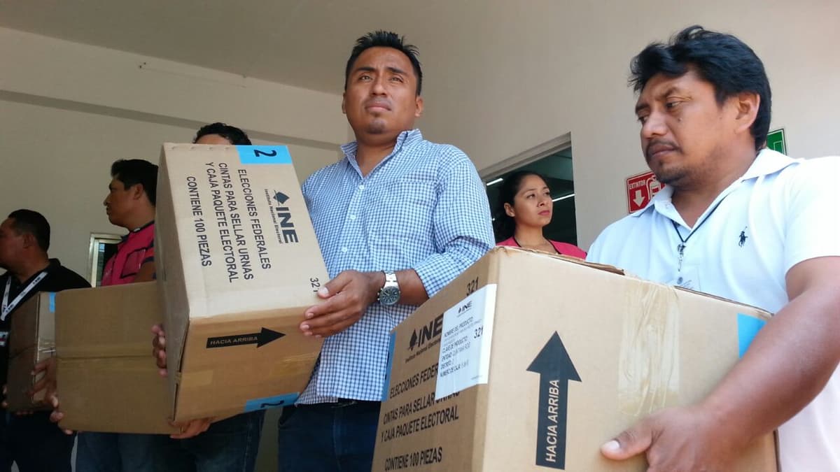 Llega material electoral no custodiado a Chetumal