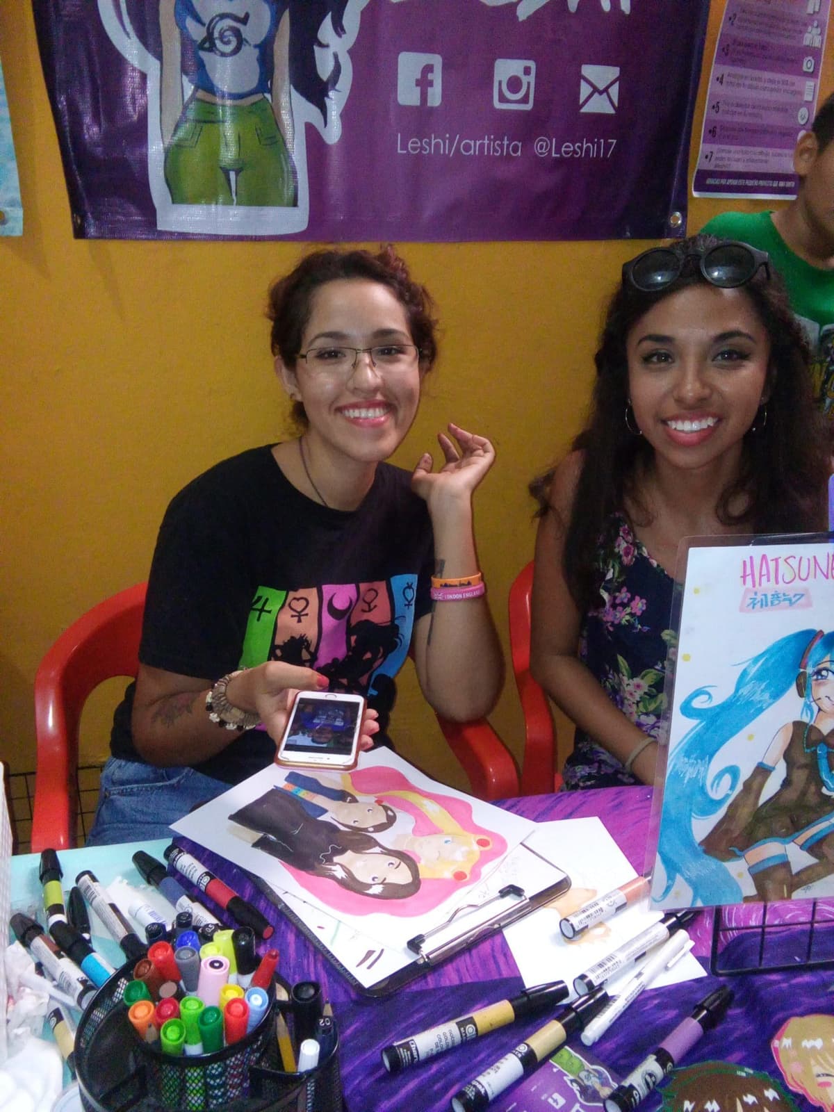 Ella es Leshi y convierte a las personas en anime