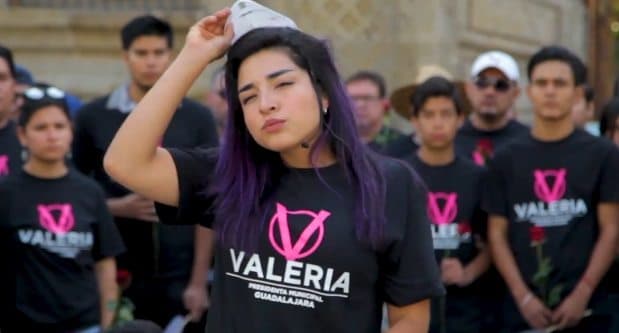 Candidata se inspira en famosa película para difundir su mensaje de campaña