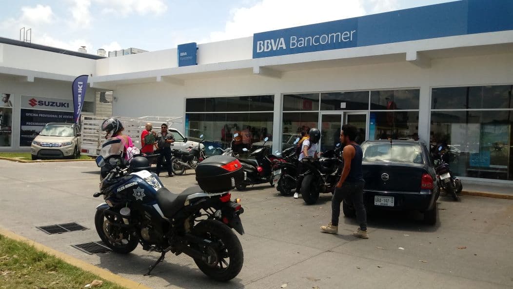 Asaltantes despojan 1.2 mdp a cuentahabiente de banco