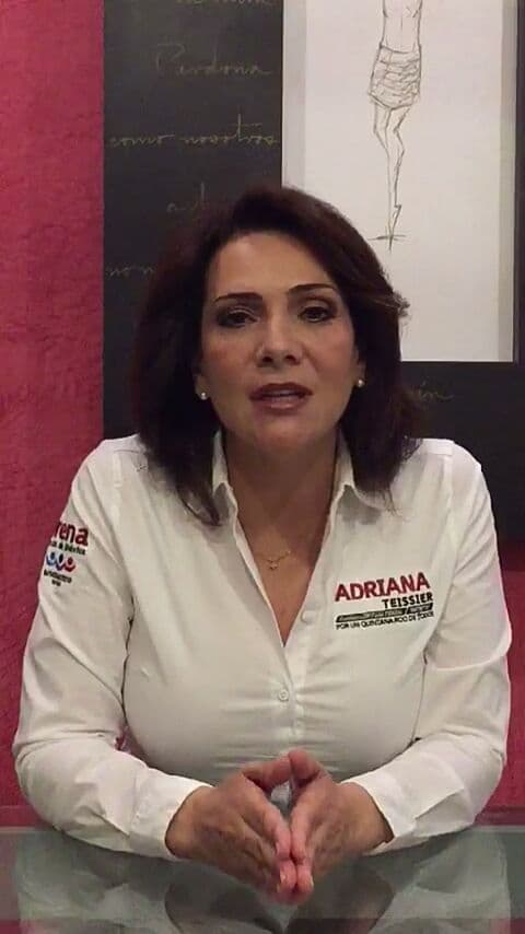 Adriana Teissier, oradora en el mitin de AMLO