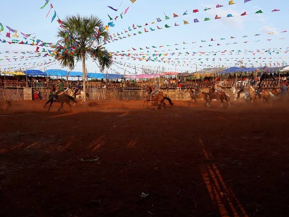 Con toreada, inicia cierre de fiesta de la Santa Cruz