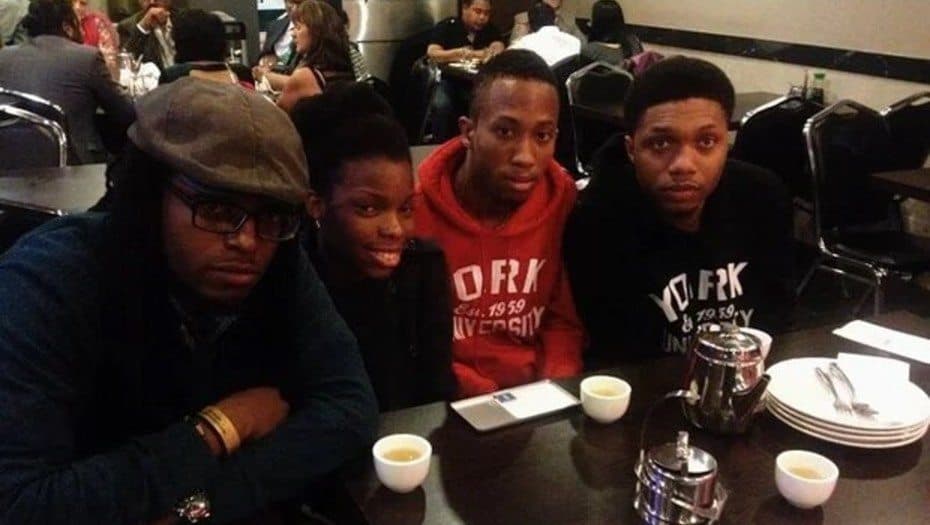 Restaurante chino les pide que paguen antes de comer por ser negros