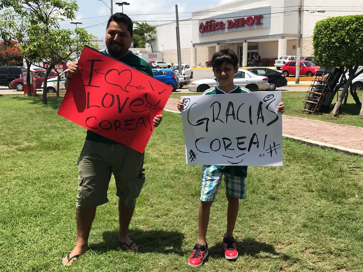Agradecen a Corea pase de México en la Glorieta El Ceviche