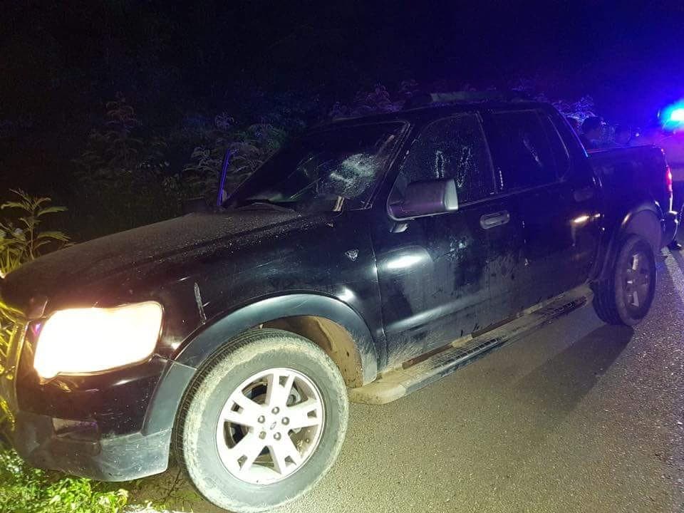 Vándalos sacan de la carretera a camioneta del hijo del titular de Sedarpe