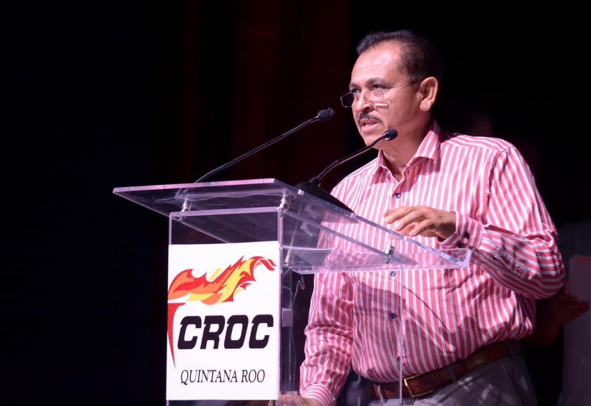 Histrionismo e insultos en desangelada marcha de Martín de la Cruz