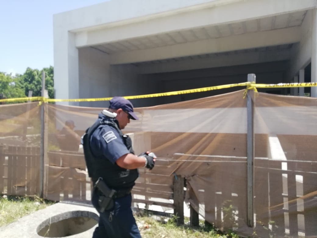 Hallan cadáver en obra de Playa del Carmen