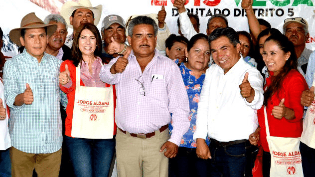 En Hidalgo; alcalde regaña a sus habitantes por haber votado por Morena