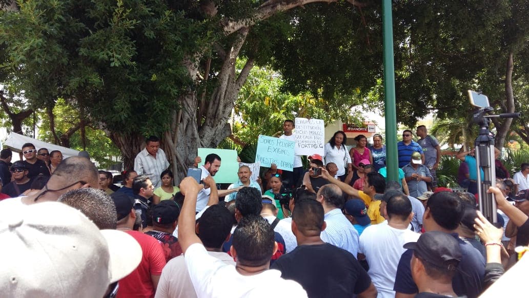 Exigen policías de Cancún mayor bono de Fortaseg