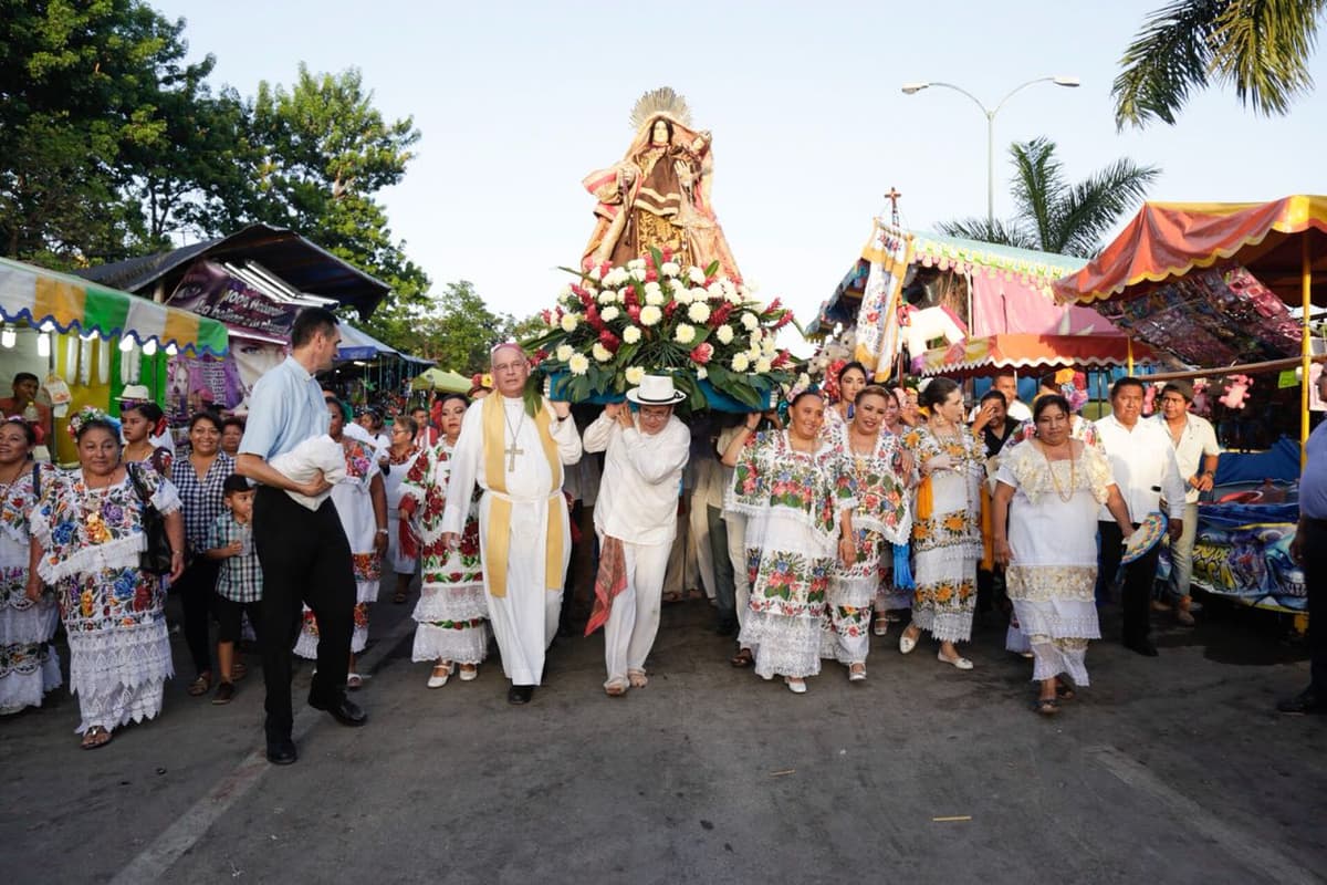 Playa del Carmen mantiene vivas sus tradiciones: Cristina Torres