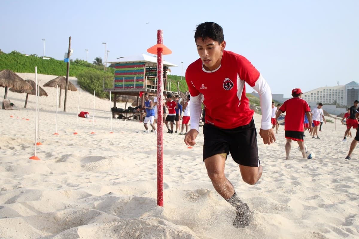 Regresa Adán Zaragoza a Pioneros de Cancún FC