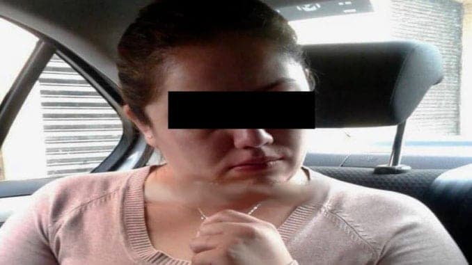 Maestra de kínder abusa de su alumna de 3 años