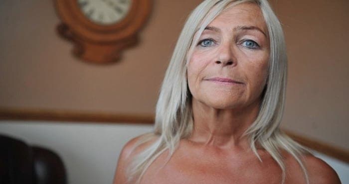 Mujer vende sus pertenencias para pagar su funeral, y resulta que el médico se había equivocado