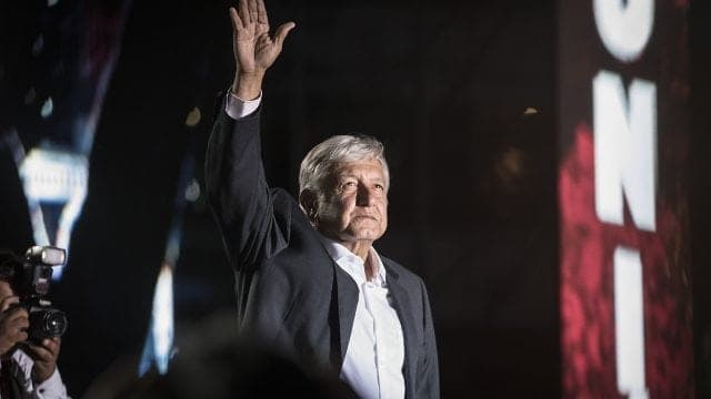 AMLO prometió reforma para enjuiciar al Presidente en turno, ¿lo cumplirá?