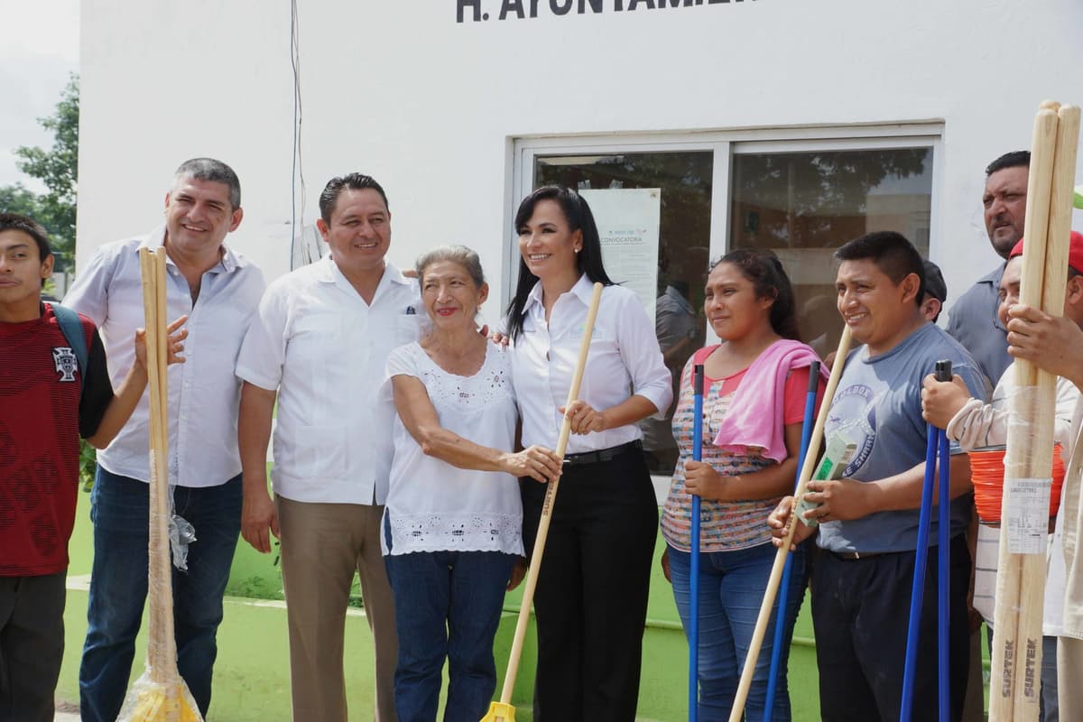 Esfuerza Laura Fernández labor de Servicios Públicos en Leona Vicario