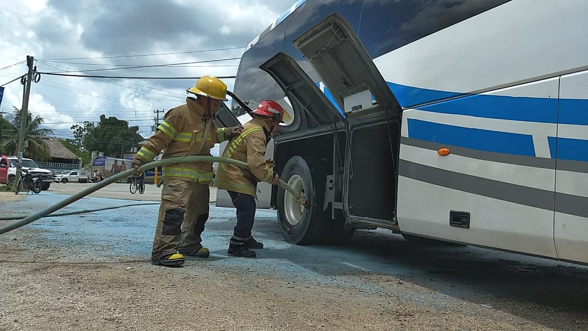 Conato de incendio en autobús en Felipe Carrillo Puerto