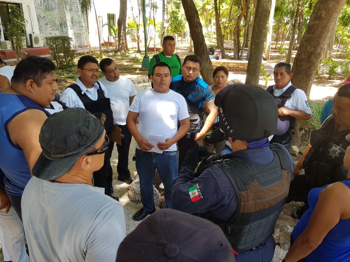 Continúan protestas de policías inconformes con pago de Fortaseg